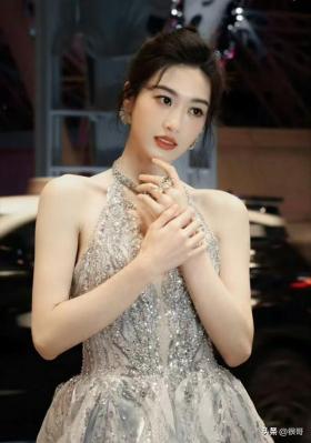 星光大赏主持对比,管乐遭吐槽,孙乐言获好评